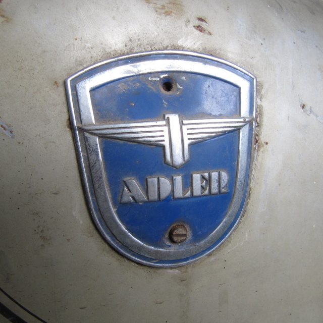 Adler_M200_Tanklogo
